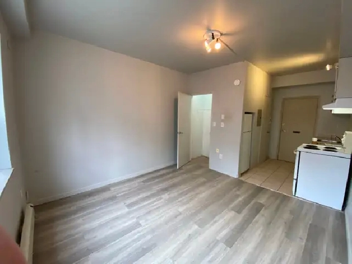 Studio Bachelor Suite in Durand Neighbourhood