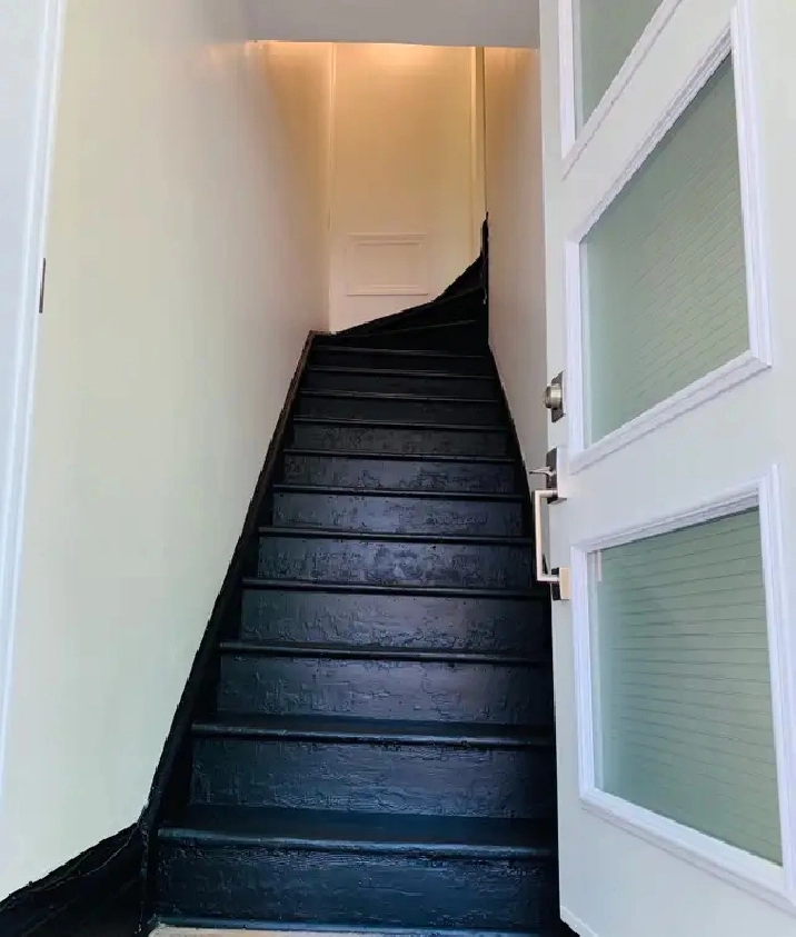 NDG Vendome metro Upper Duplex 2 bedroom July 1