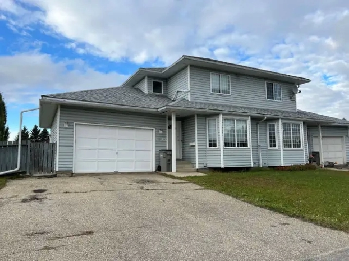 #442 - 3 Bedroom Duplex with garage $1700 Available June 1st