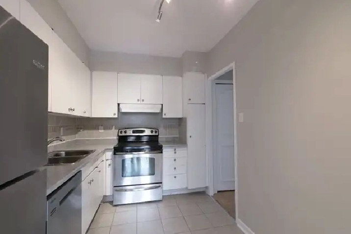 spacious 2beds,2baths for rent in Westmount adj. CDN - ID 1212