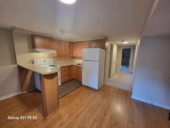 Bright and Spacious 2BD/1BA basement in Allendale - South Barrie