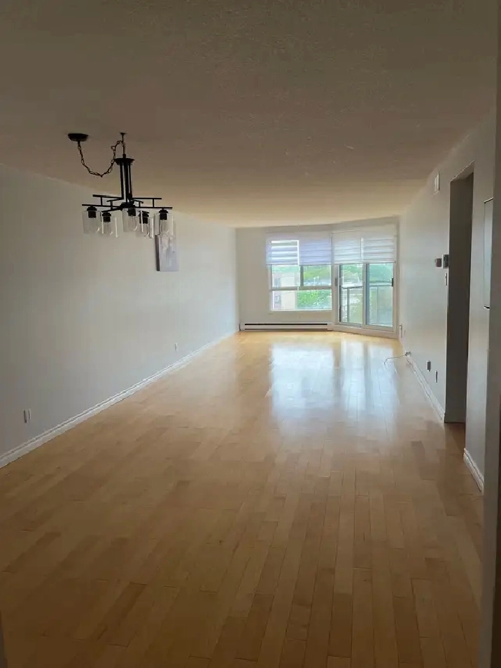Appartement 4 1/2 près des Galeries d’Anjou