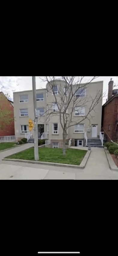 $2350 / 2 BEDROOM APARTMENT (DUNDAS & DOVERCOURT)