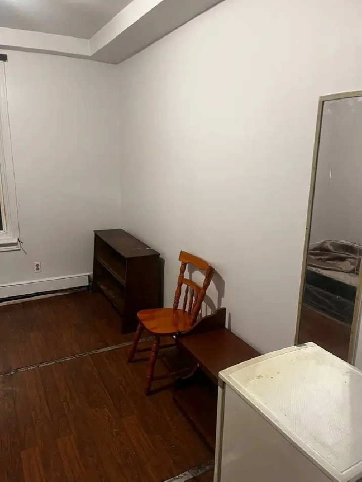 Big Room for rent 144 sqft.