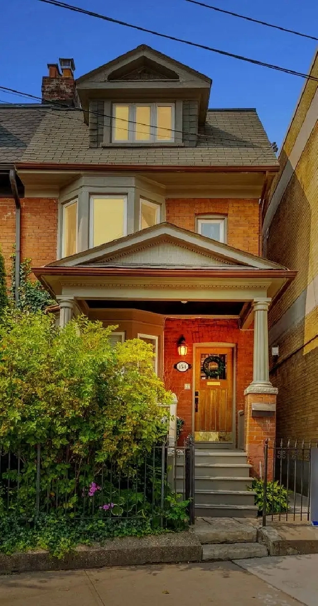 JULY 1st – 4 Bdrms. ALL Utl Incl-Bloor/St. George/Annex/U of T