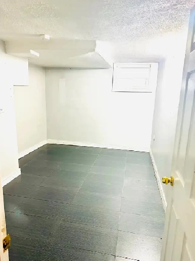 PRIME STUDENT RENTAL-STEPS FROM HUMBER POLYTECHNIC LAKESHORE