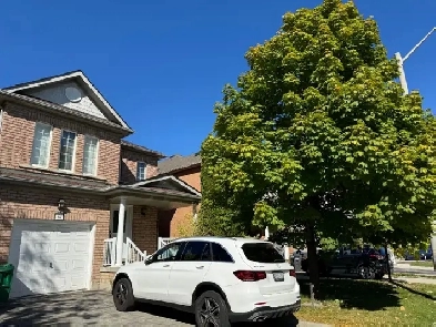 For Rent : Beautiful 3 Bed 3 Bath, Prime location
