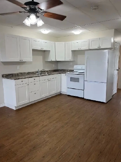 Spacious and newly renovated 2 Bedroom walk up in Val Caron.