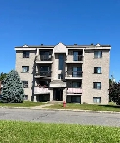 4 ½  logement à louer derrière Galerie Terrebonne libre à 1230$