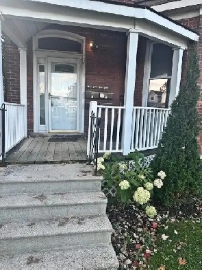 2 bedroom/ LARGE UNIT/ BIG WINDOWS / UPDATED