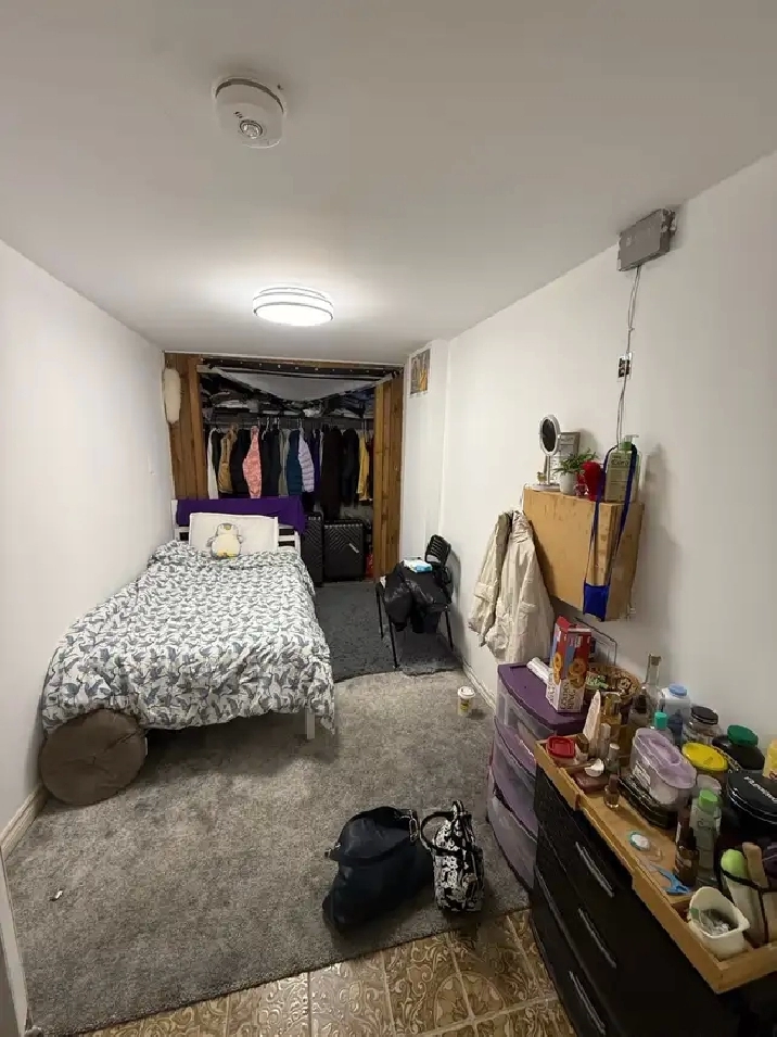 Downtown Toronto one room available for move-in.