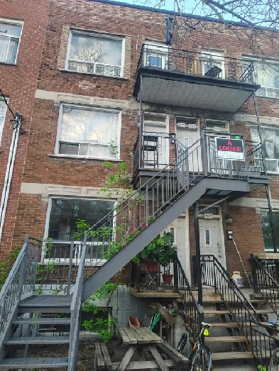Appartement de 5½ à louer à Mile End/ 5½ apartment  in Mile End
