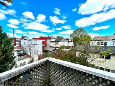 Bright and Spacious 3 bedroom available downtown