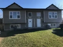 Spacious 3 bed, 2 bath half duplex