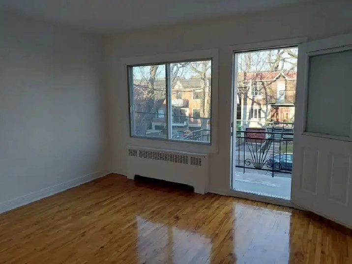 ROSMONT-BEAU PETIT 2½ - 780$ chauffé, eau chaude.