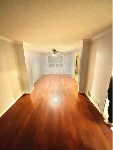 ROOM FOR RENT!