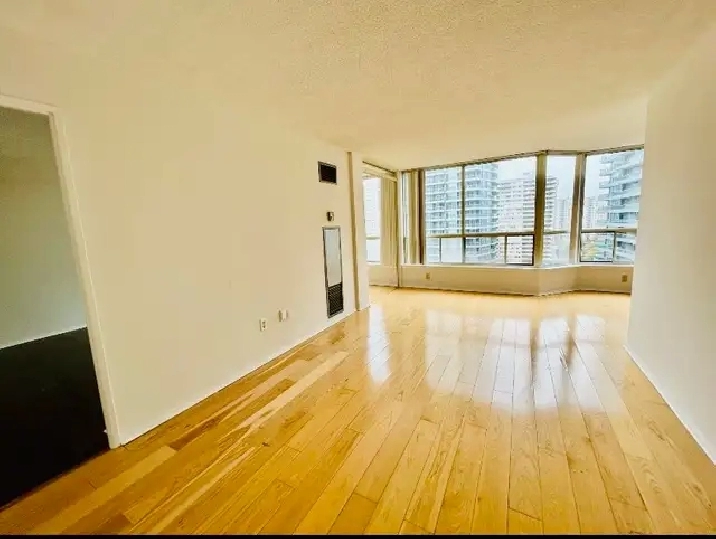 LARGE ALL-INCLUSIVE SUITE AVAILABLE NOW, MISSISSAUGA CITY CENTRE