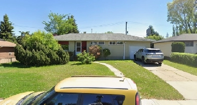 3 Bedroom Main Floor, Large Yard