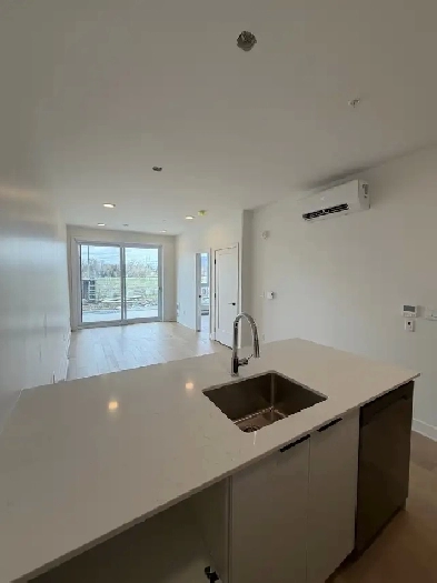 Condo neuf à louer à Otterburn Park/Rive-sud