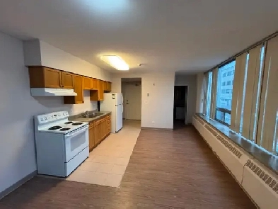 1 Bedroom apartment in a clean apartment building.