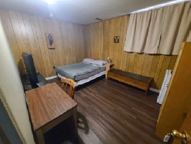 (3) Rooms for rent/weekly rates (Sorry, men only)