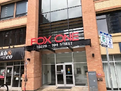 Cozy Two bedroom downtown condo near Ice district