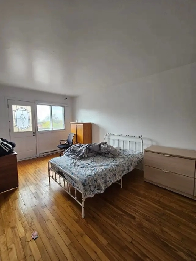 5 1/2 apartment for rent near Saint Michel Metro station