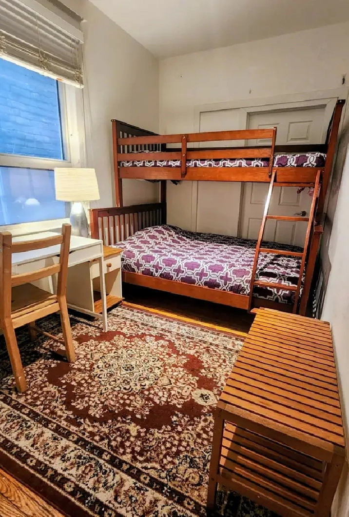 Casa Loma Furnished Room (monthly) in a Dovercourt Village House