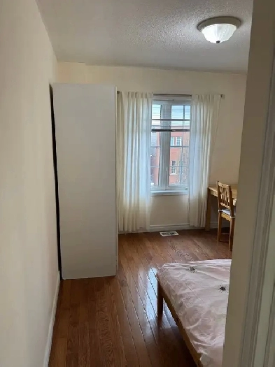 rooms for rent at York University village
