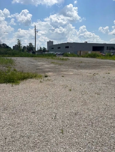 Secure Parking – $100/month 2 km highway 401 -