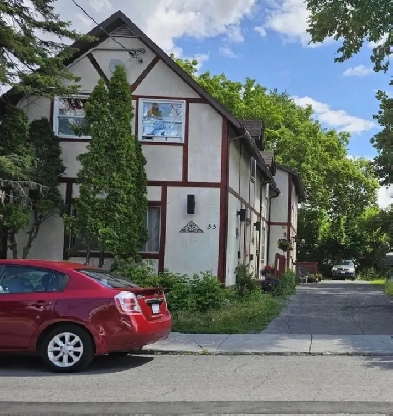 2 bedroom apartment | 55 Rosemount Avenue, Ottawa