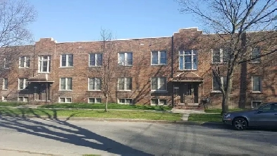 Ontario and Lincoln - 2 bedroom apartment contact 519-566-8228
