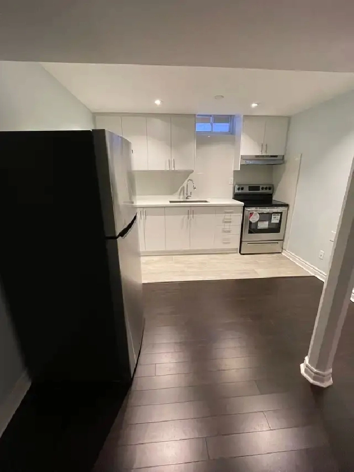 2 bed 1 bath basement for rent near Mavis and Derry Road