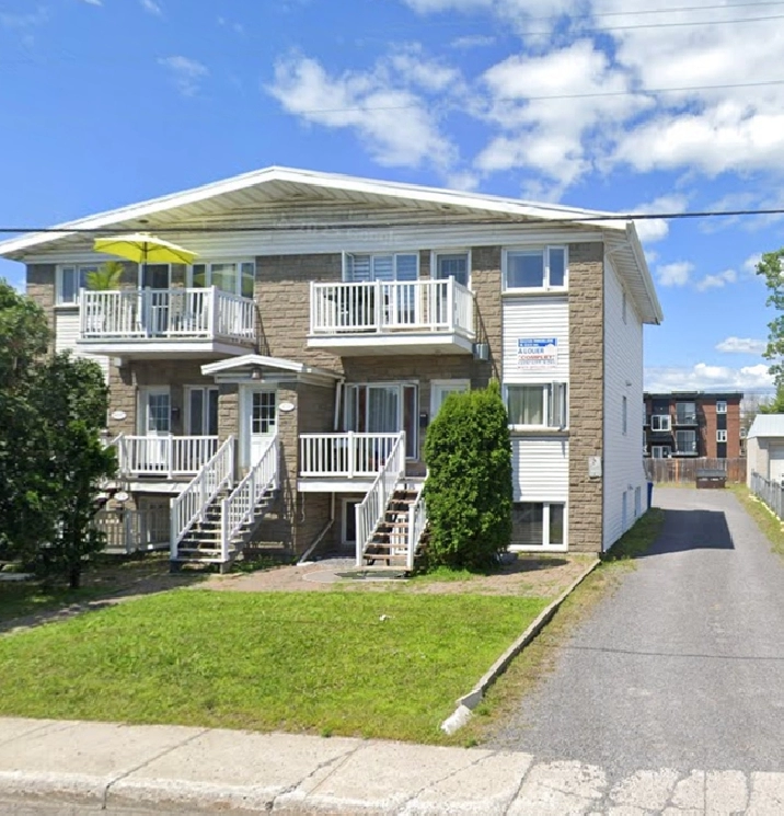 Superbe grand 4 1/2, 2e étage Charlesbourg, Libre