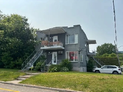 Beau grand 4 1/2 2e étage, Beaupré Juillet