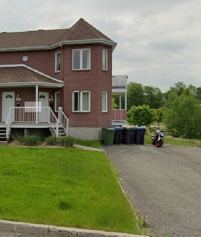 Très beau 4 1/2, Lévis 2e étage, 2 parkings LIBRE