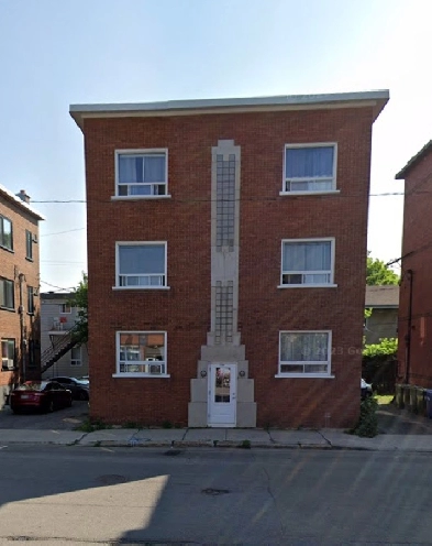 Beau 31/2 situé au 3e étage Ste-foy, Juillet