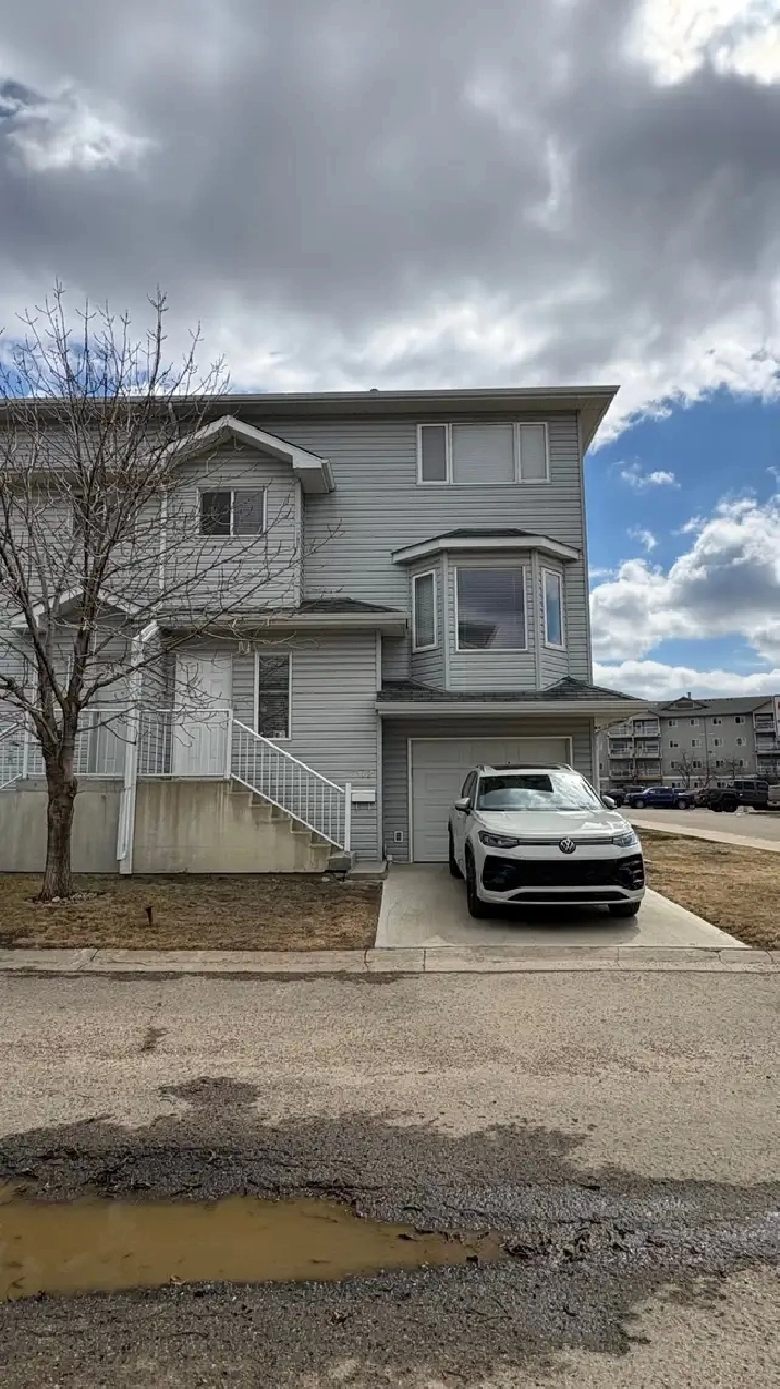 702-105 Loutit Road