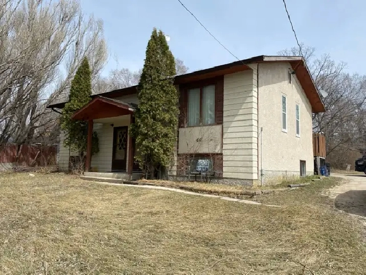 2 bedroom duplex for rent in Blumenort