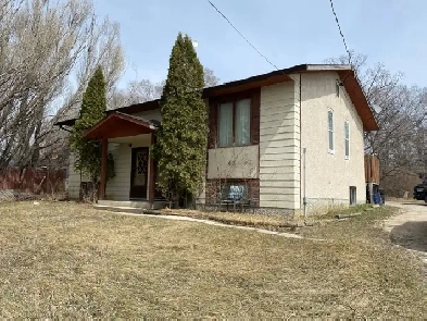 2 bedroom duplex for rent in Blumenort