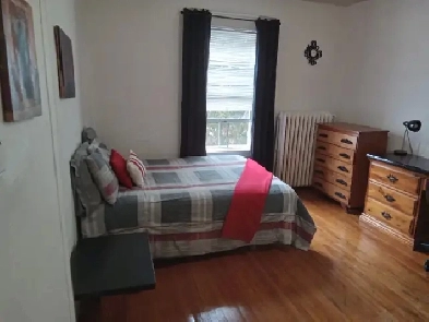 700$ Très belle grande chambre tout inclus.