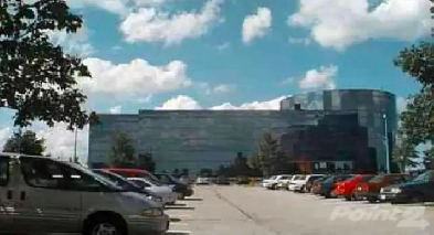Office for rent in Richmond Hill. Only $595 monthly. Off 404!