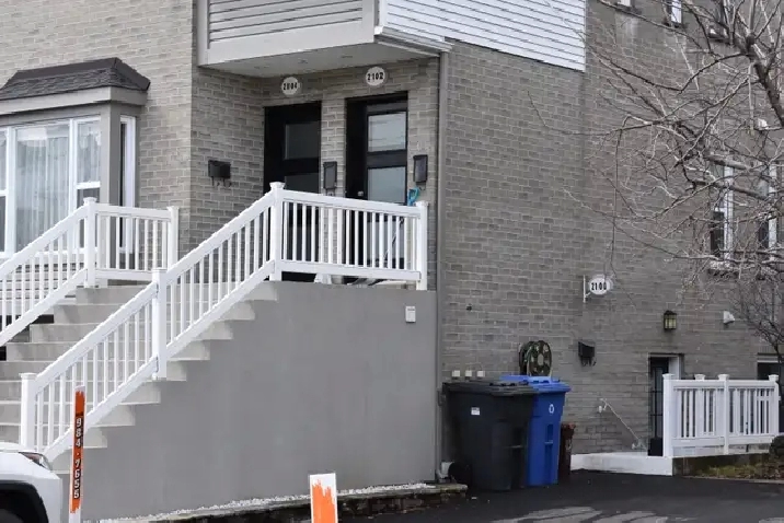 4 1/2  st-huber 1.597$ garage stationement,cabanon 1er juillet