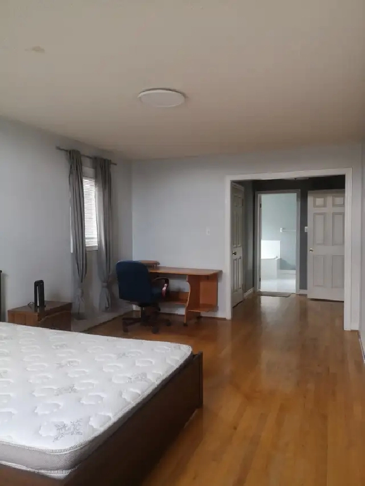 master bedroom and private room for rent(male only)