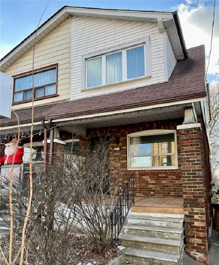 East Downtown (Woodbine/Danforth) ONE bdrm $1350