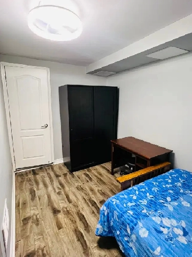Furnished PRIVATE room and bathroom (Female only) Mississaug...