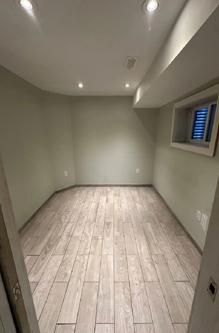 Room in Basement for rent near York U
