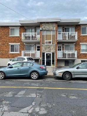 Superbe grand 5 ½ spacieux et très propre à louer Longueuil.