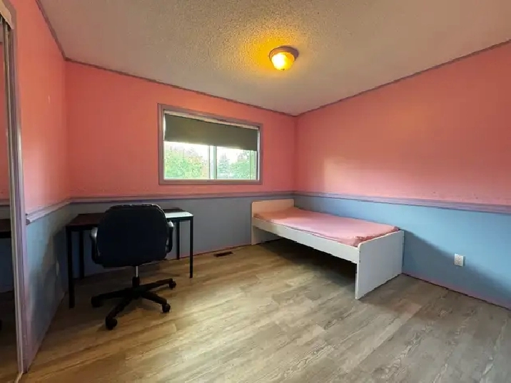 Room for rent near LRT station