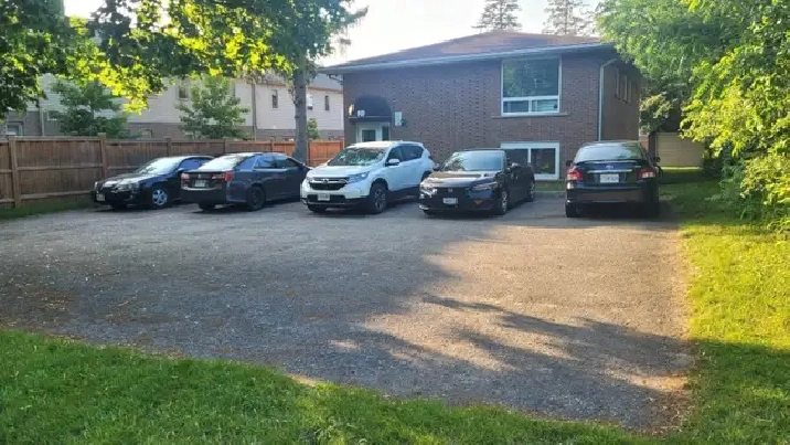 SHORT WALK TO CONESTOGA COLLEGE -STUDENT ROOMS FOR RENT
